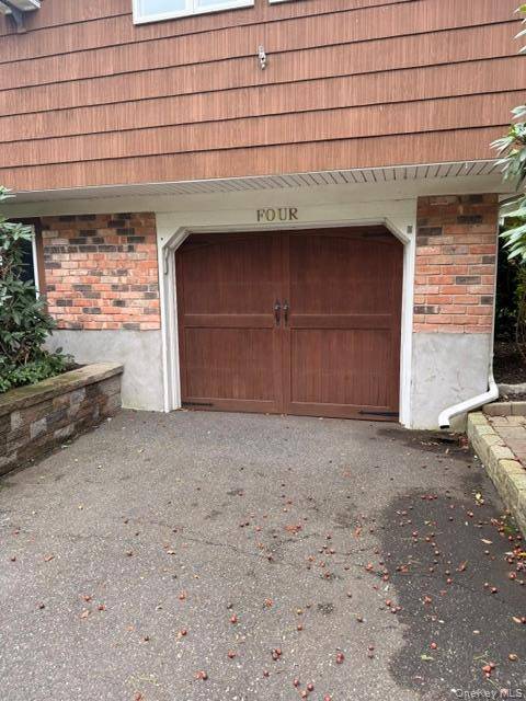 4 Fairway DR, Port Jefferson, NY 11776