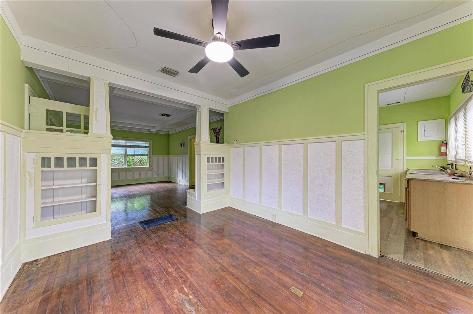 1005 16TH AVE S, St Petersburg, FL 33705