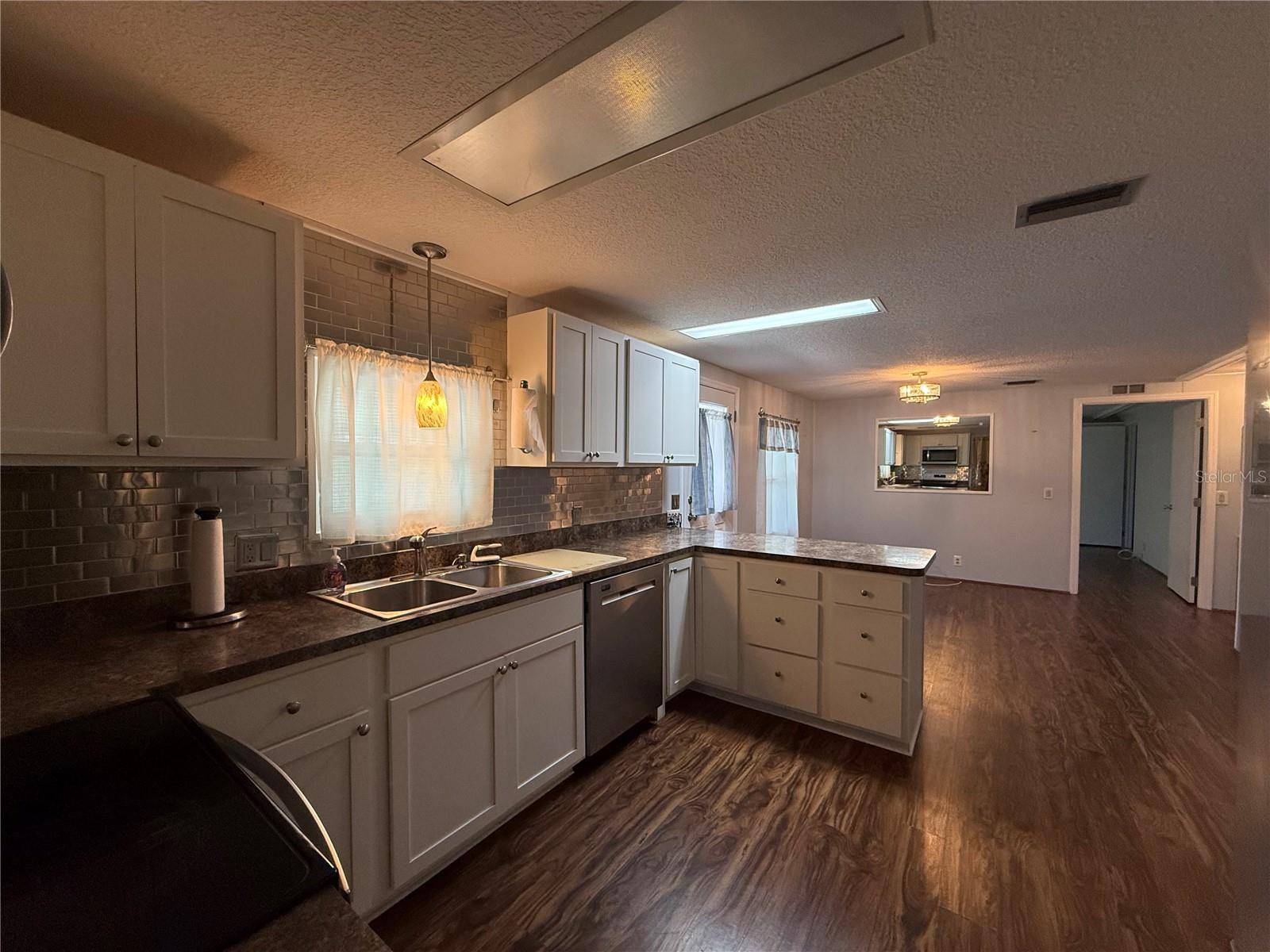 17 N BOBWHITE RD, Wildwood, FL 34785