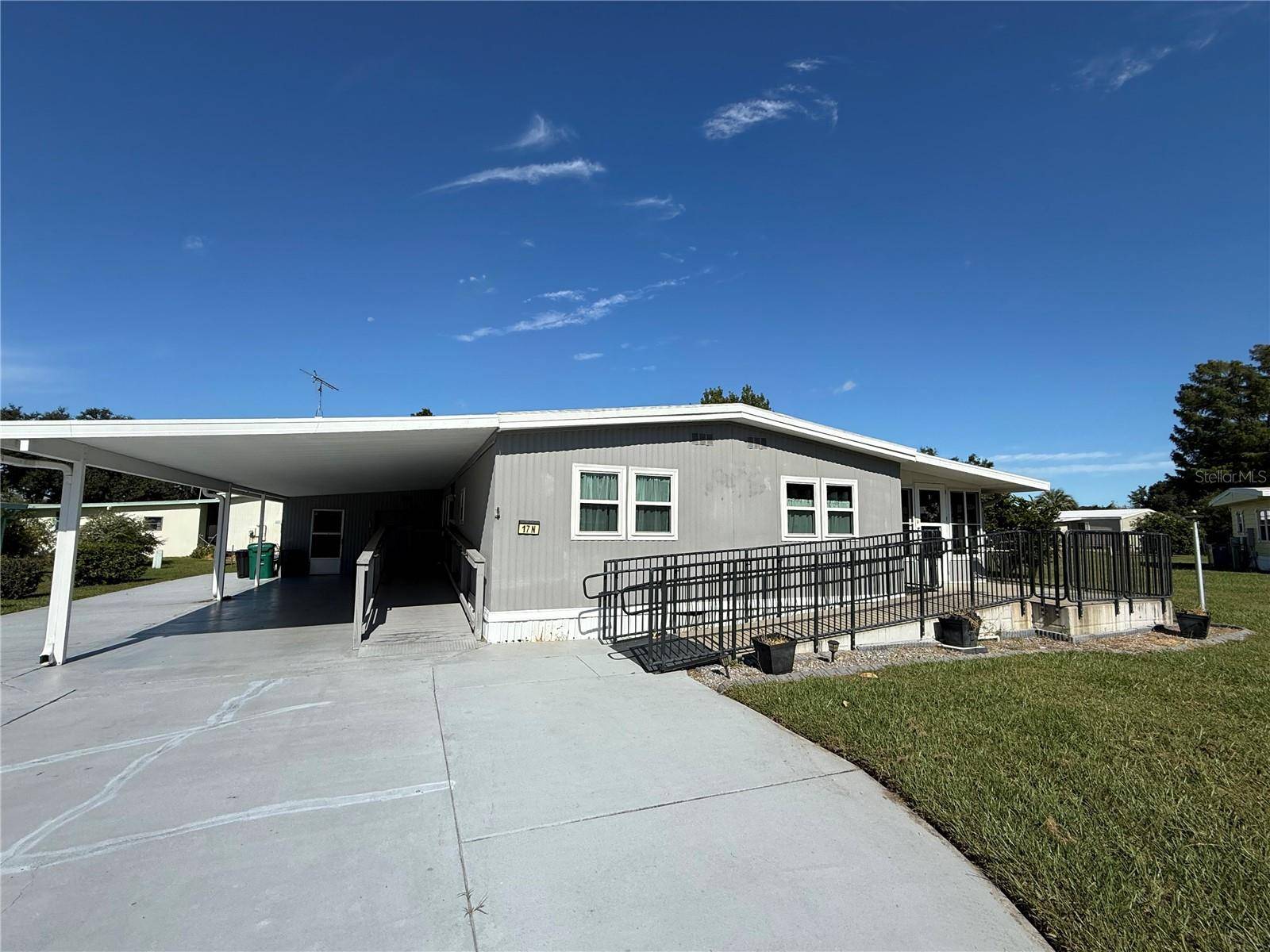 17 N BOBWHITE RD, Wildwood, FL 34785