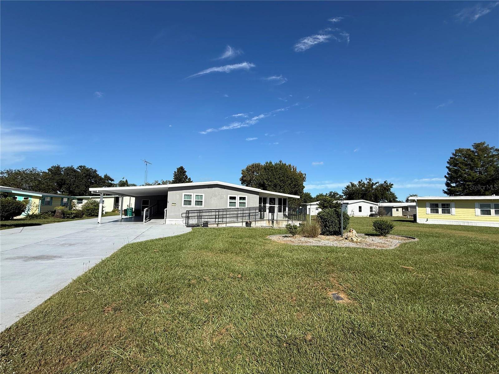 17 N BOBWHITE RD, Wildwood, FL 34785