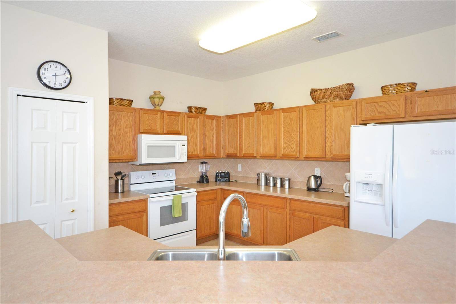 423 CORVINA DR, Davenport, FL 33897