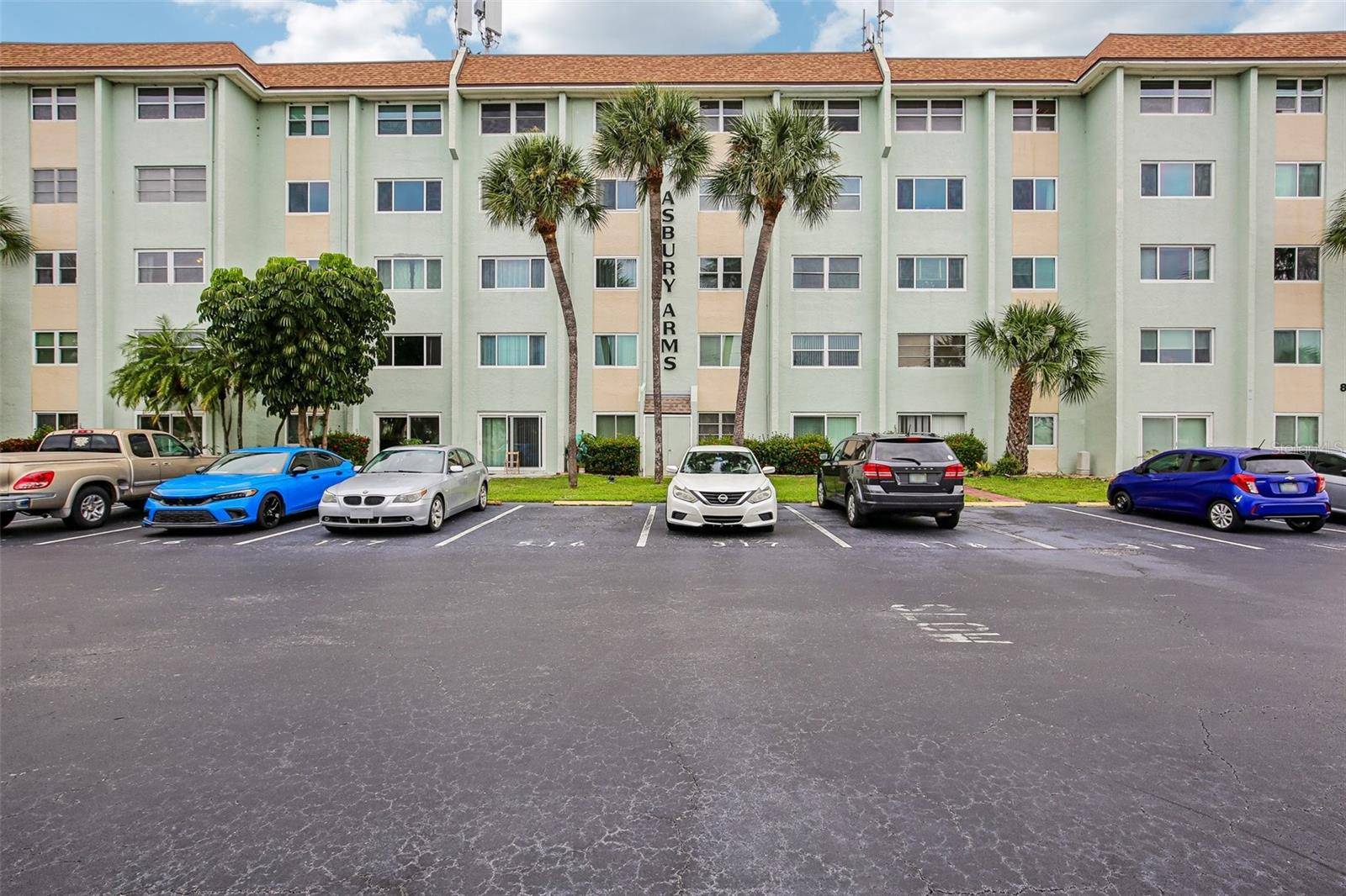 801 83RD AVE N #511, St Petersburg, FL 33702