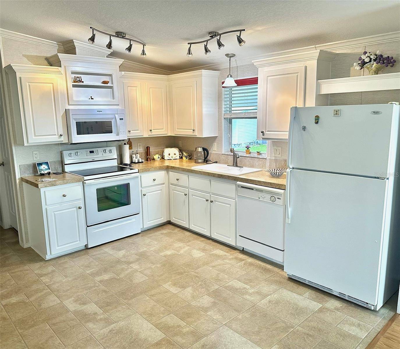 9790 66TH ST N #200, Pinellas Park, FL 33782