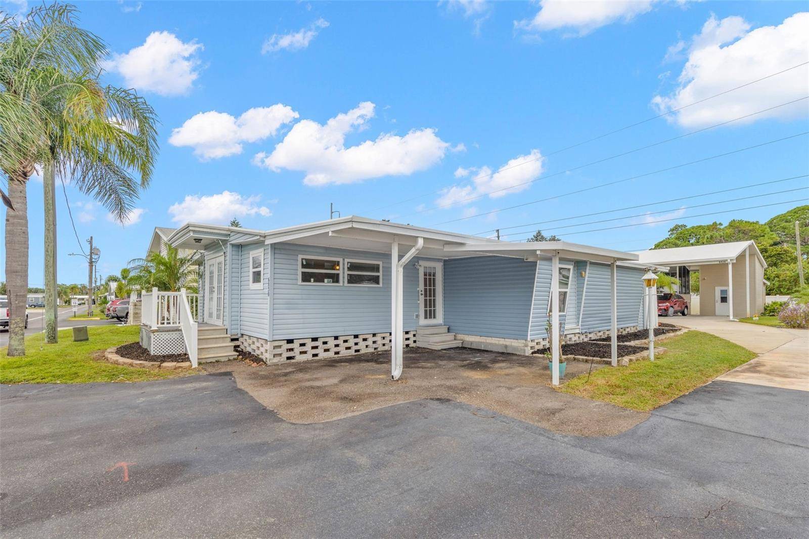 6830 AMERICANA DR NE #127, St Petersburg, FL 33702