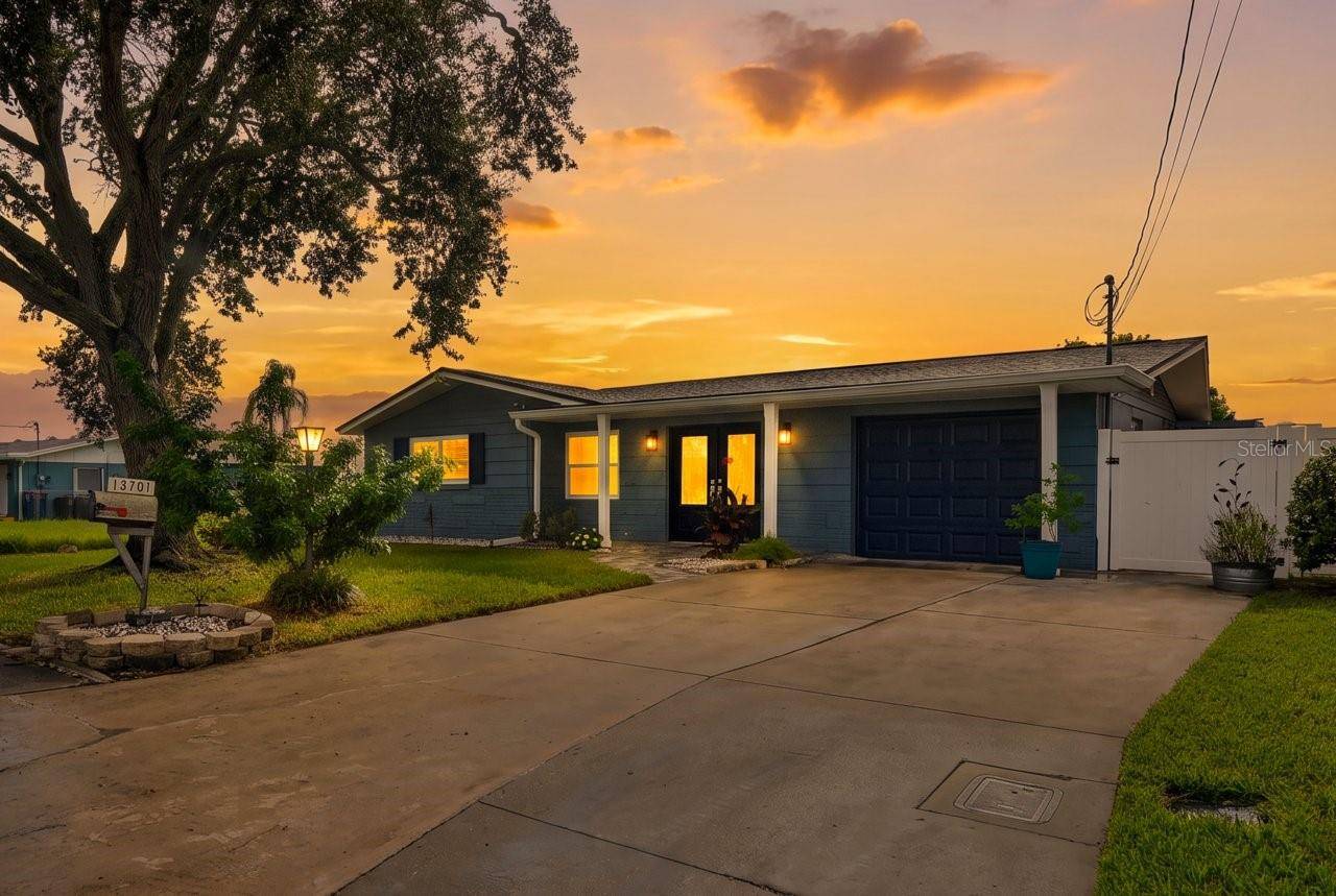 13701 LESLIE DR, Hudson, FL 34667
