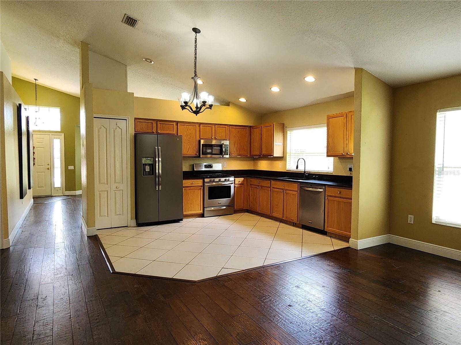 30702 IVERSON DR, Wesley Chapel, FL 33543