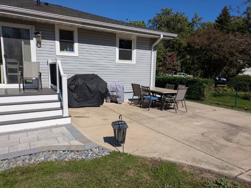 22W043 1st ST, Glen Ellyn, IL 60137