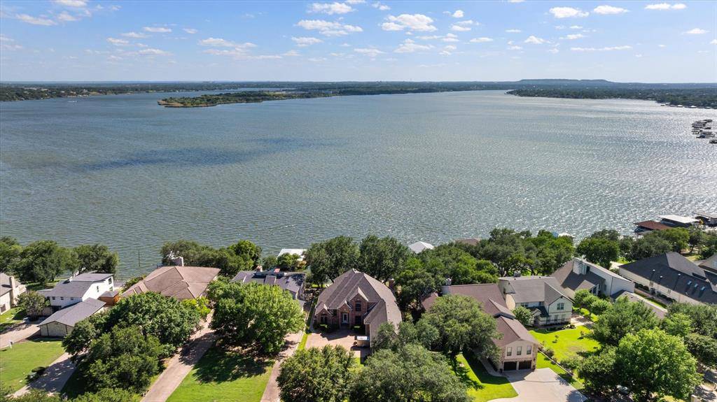 5202 Comanche Vista Trail, Granbury, TX 76049