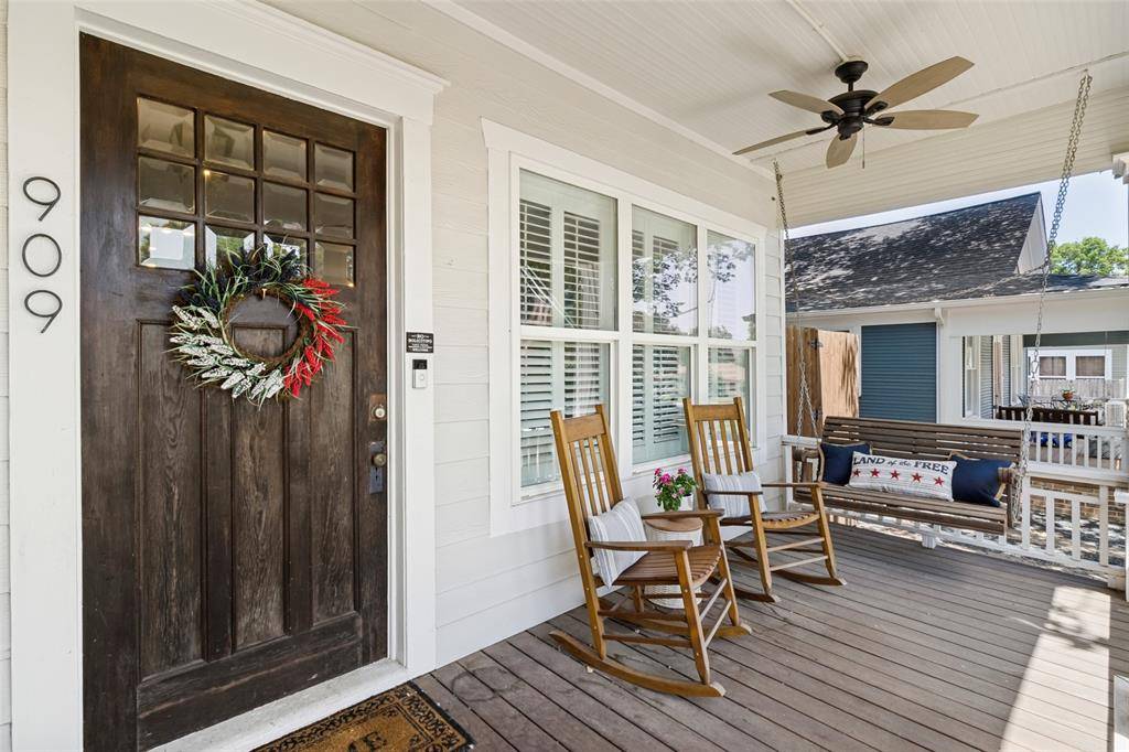 909 Woodlawn Avenue, Dallas, TX 75208