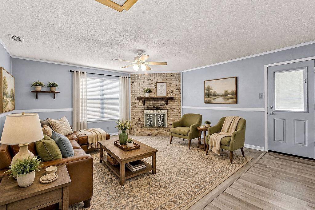 223 Countryside Drive, Arlington, TX 76014