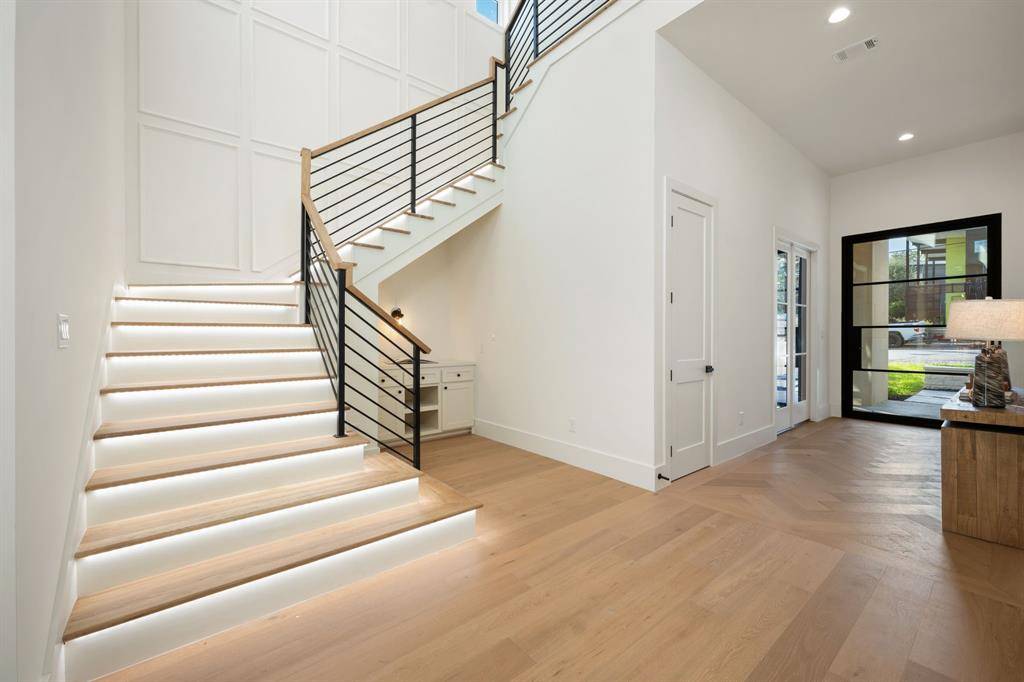 8902 San Leandro Drive, Dallas, TX 75218