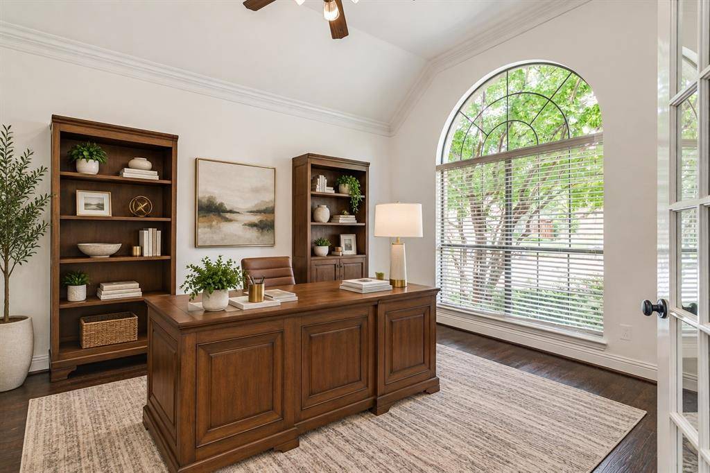 400 S Hampton Court, Lewisville, TX 75056