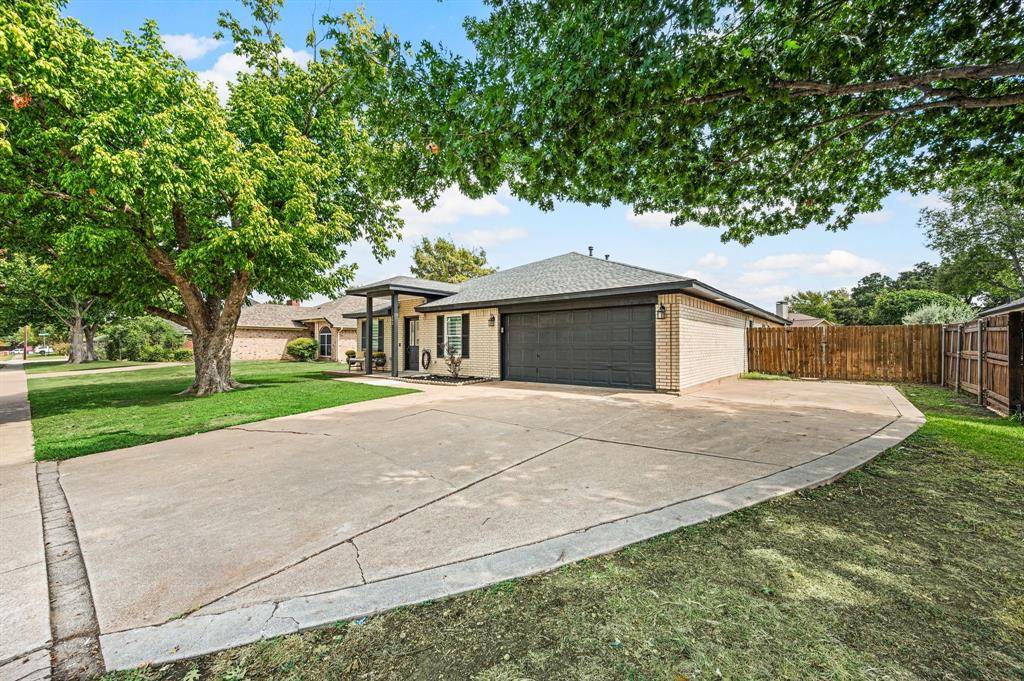 705 Western Trail, Keller, TX 76248