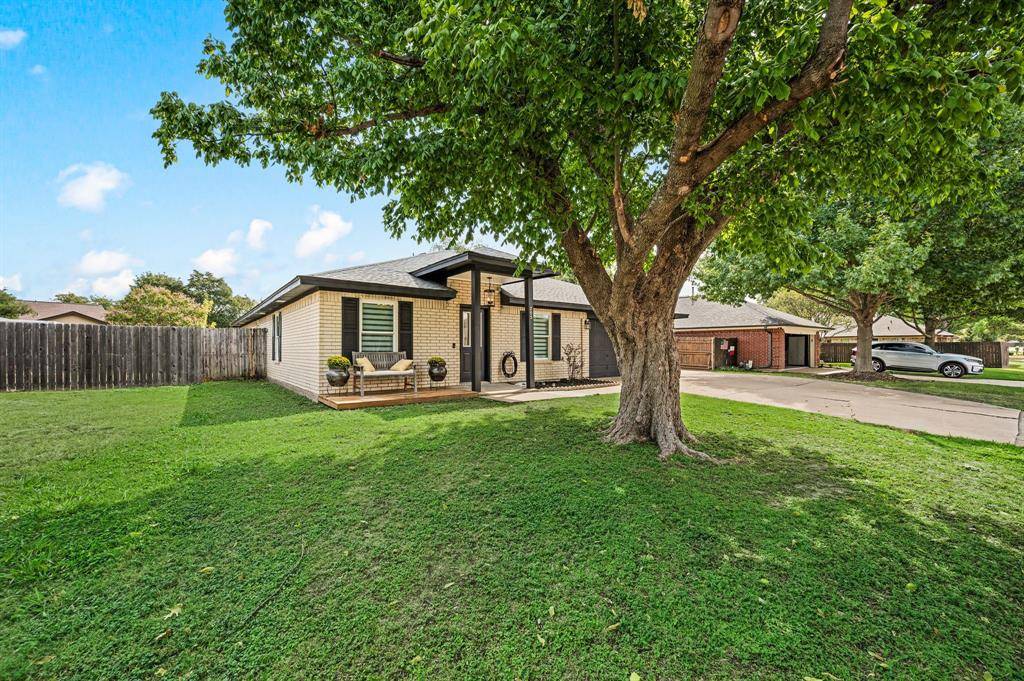 705 Western Trail, Keller, TX 76248