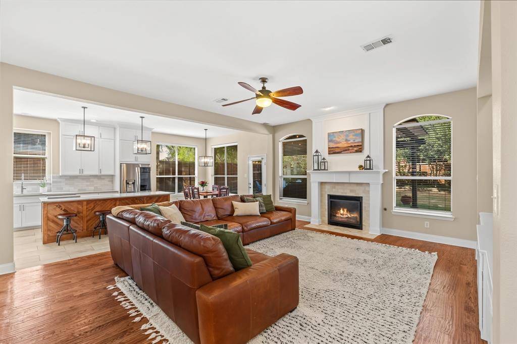 1620 McGreg Lane, Carrollton, TX 75010