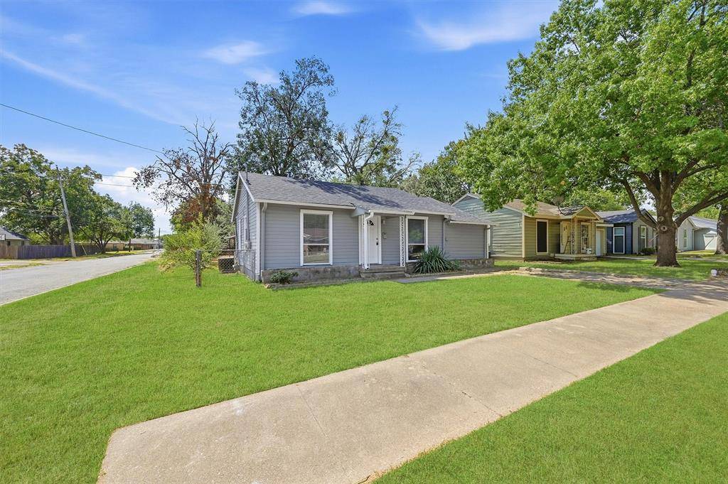 302 W Dexter Street, Sherman, TX 75092