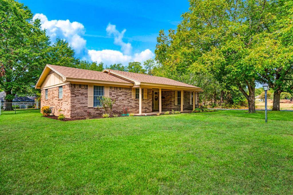 210 31st Street SW, Paris, TX 75460