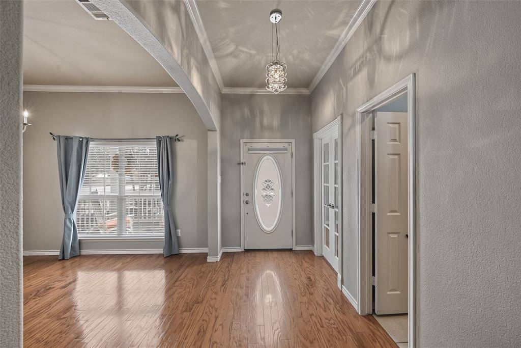 1009 Greenview Lane, Savannah, TX 76227