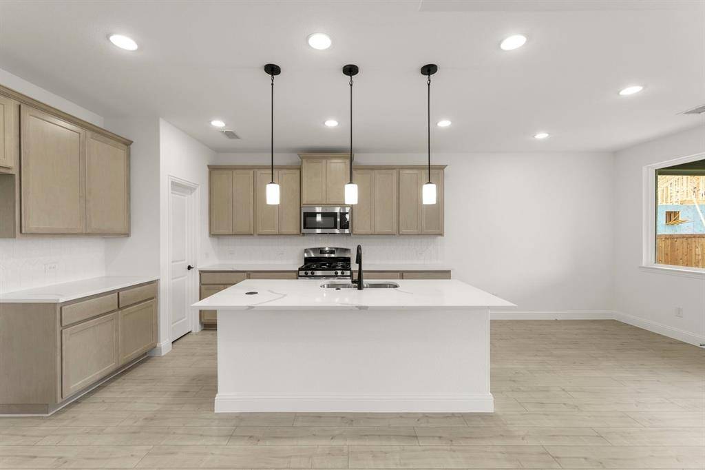 2120 Bloomsbury Lane, Forney, TX 75126