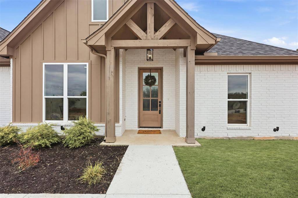 124 Norene Lane, Weatherford, TX 76088