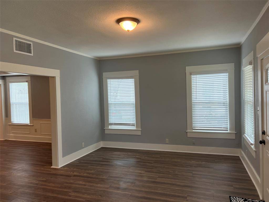 1505 W Park Avenue, Corsicana, TX 75110