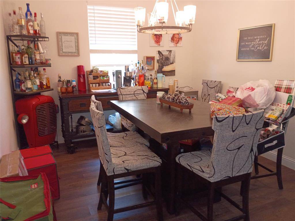2806 Hackberry Drive, Ennis, TX 75119