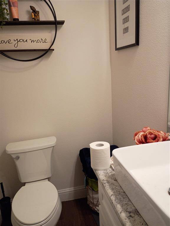 2806 Hackberry Drive, Ennis, TX 75119