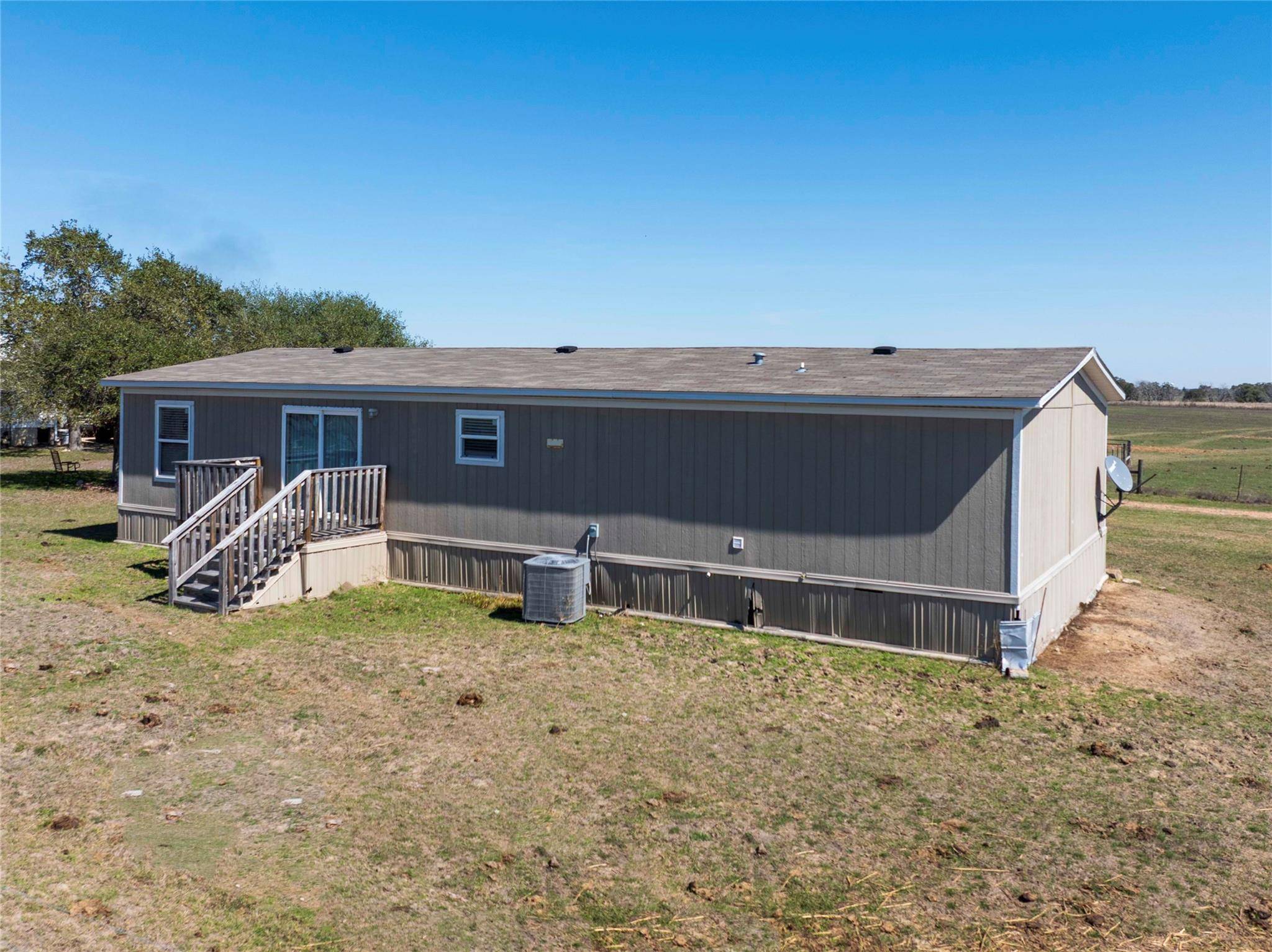 5133 W Us Highway 90, Schulenburg, TX 78956