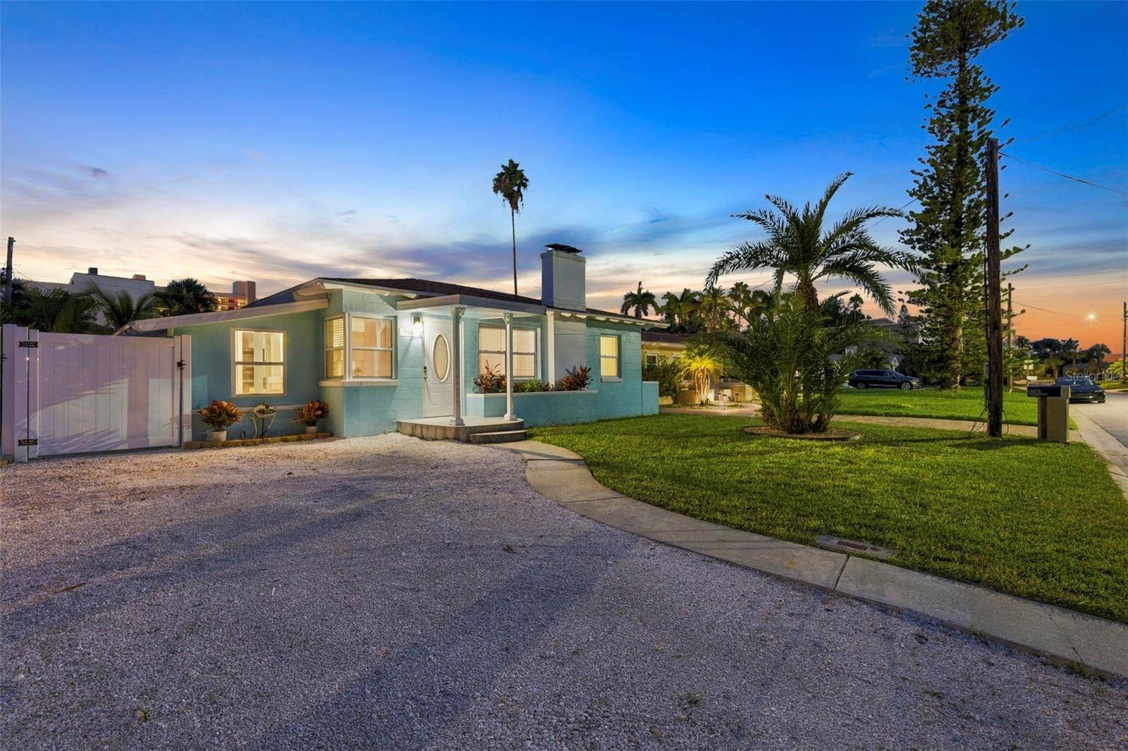 15424 2ND ST E, Madeira Beach, FL 33708