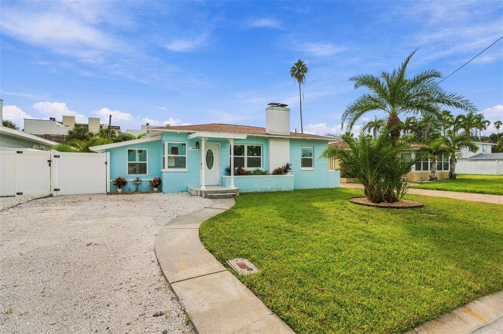 15424 2ND ST E, Madeira Beach, FL 33708