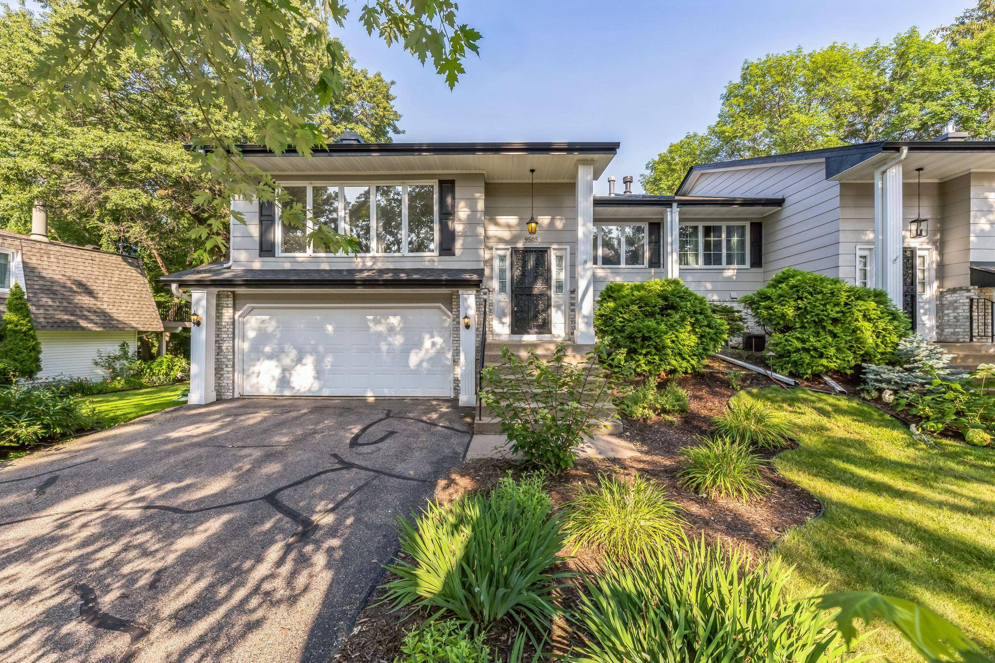 9505 Clubhouse RD, Eden Prairie, MN 55347