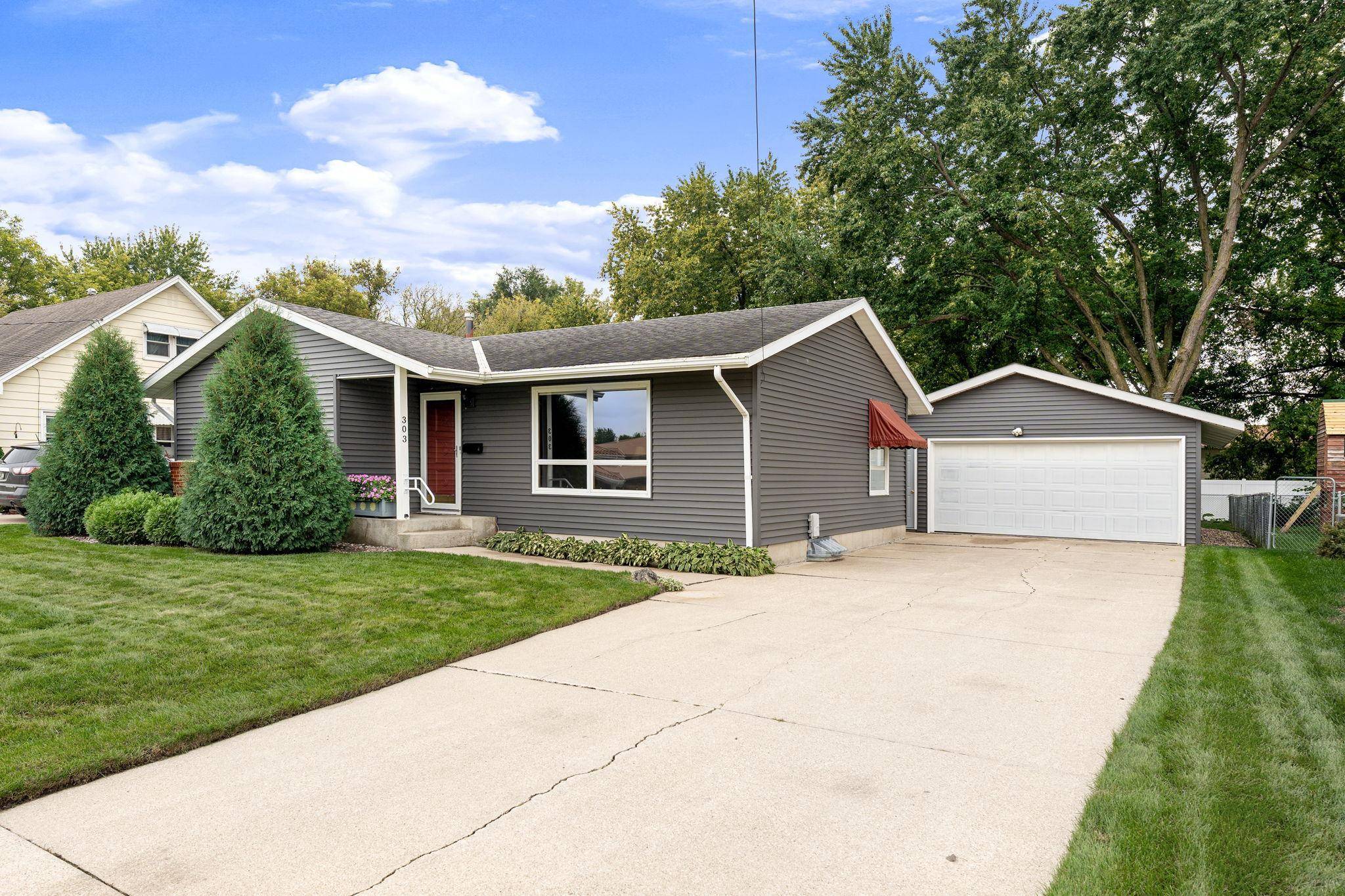 303 15th AVE SW, Austin, MN 55912