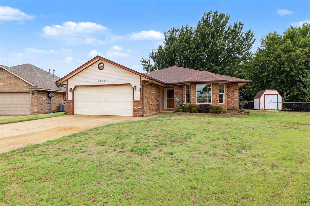 1611 N Orchard TER, Mustang, OK 73064