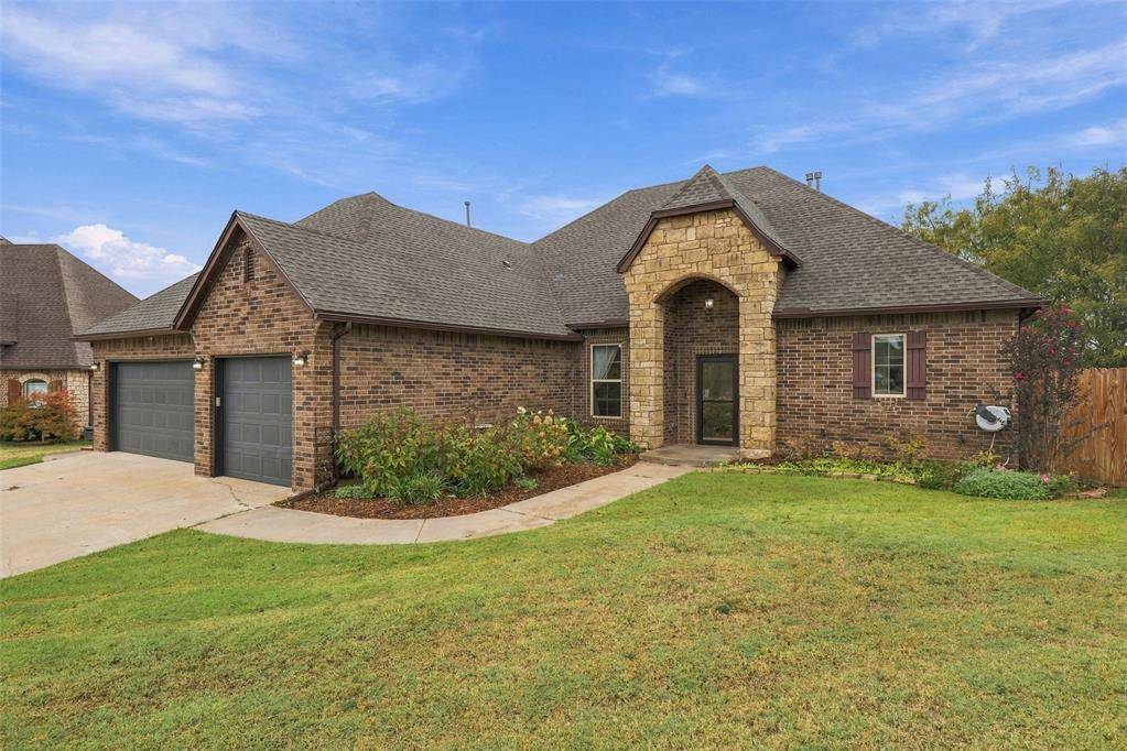2800 SE 11th ST, Moore, OK 73160