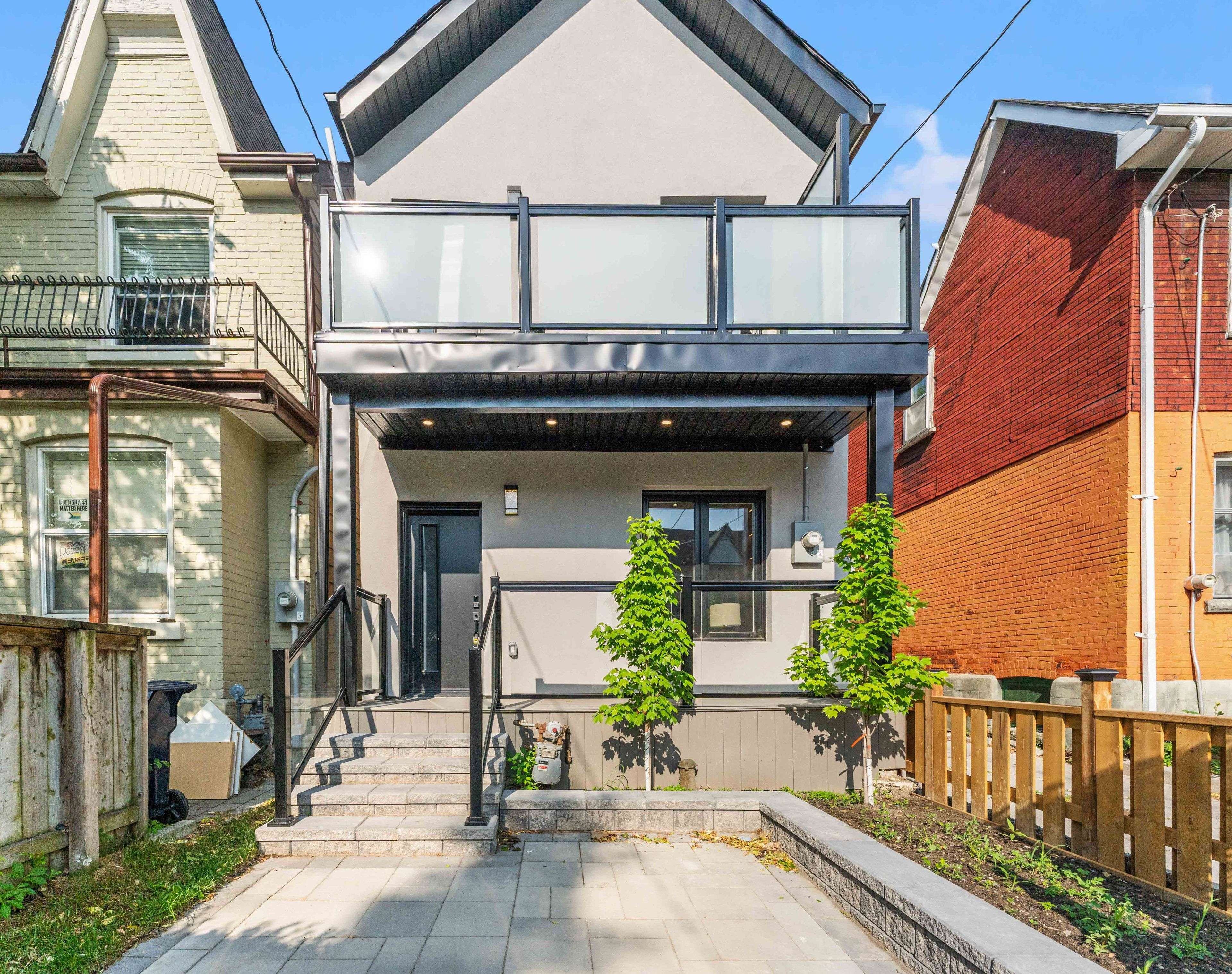 204 Franklin AVE, Toronto W02, ON M6P 3Z3