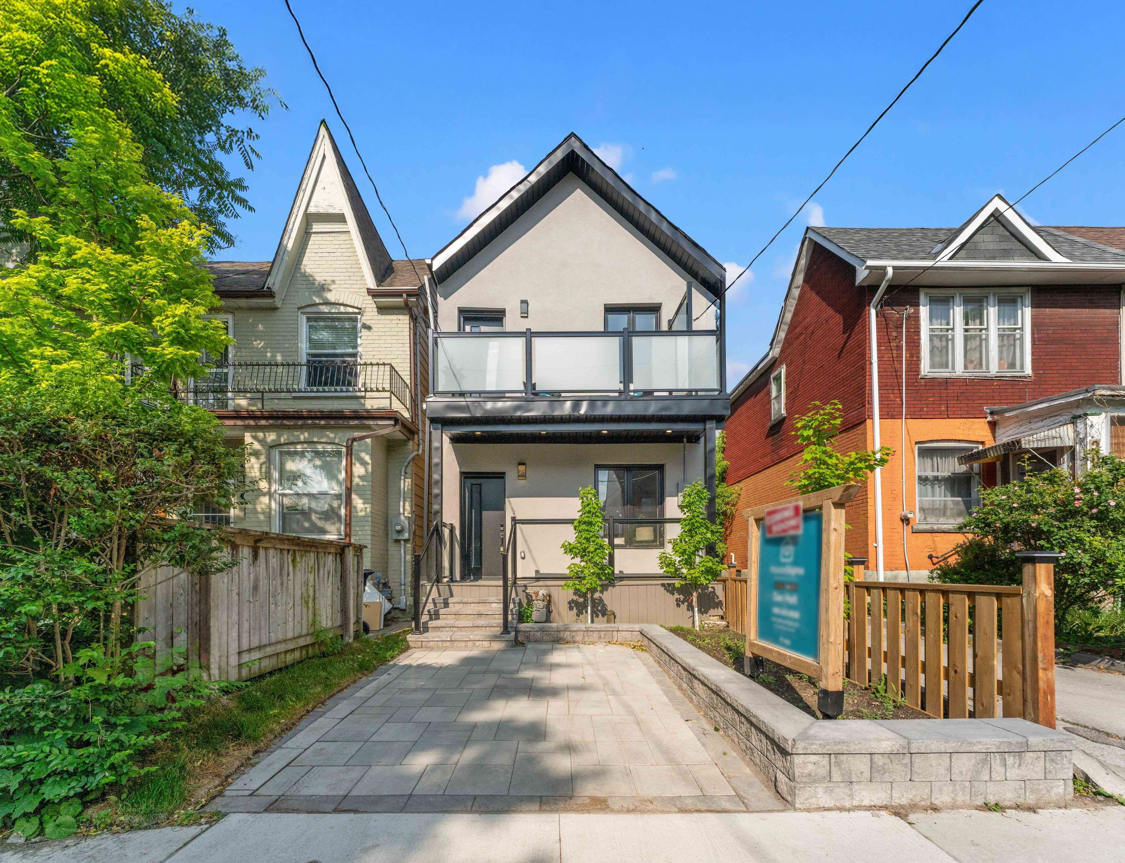 204 Franklin AVE, Toronto W02, ON M6P 3Z3