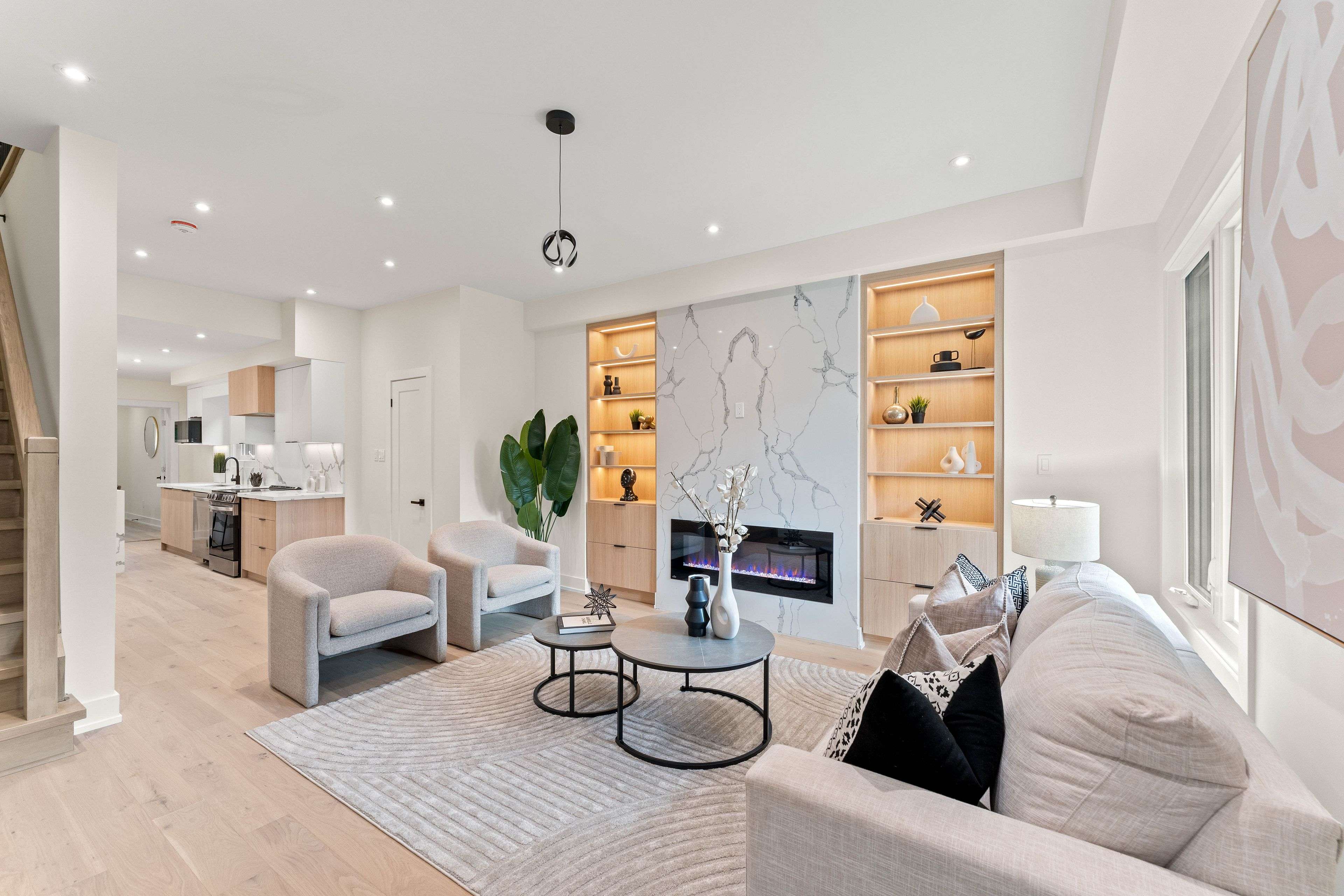 204 Franklin AVE, Toronto W02, ON M6P 3Z3