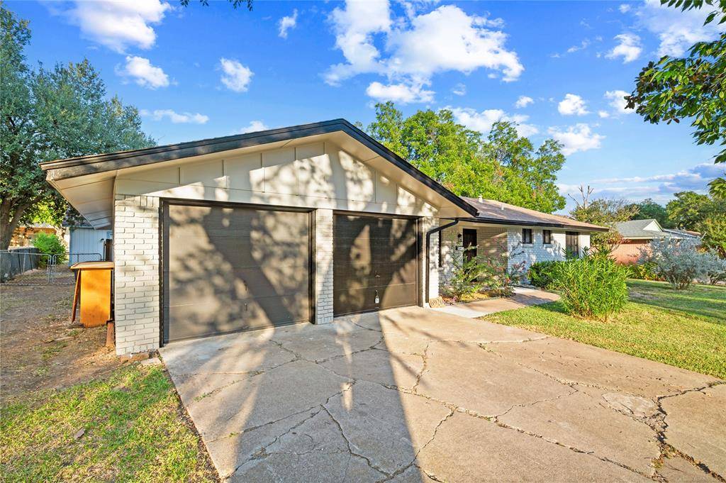6920 Valhalla Road, Fort Worth, TX 76116