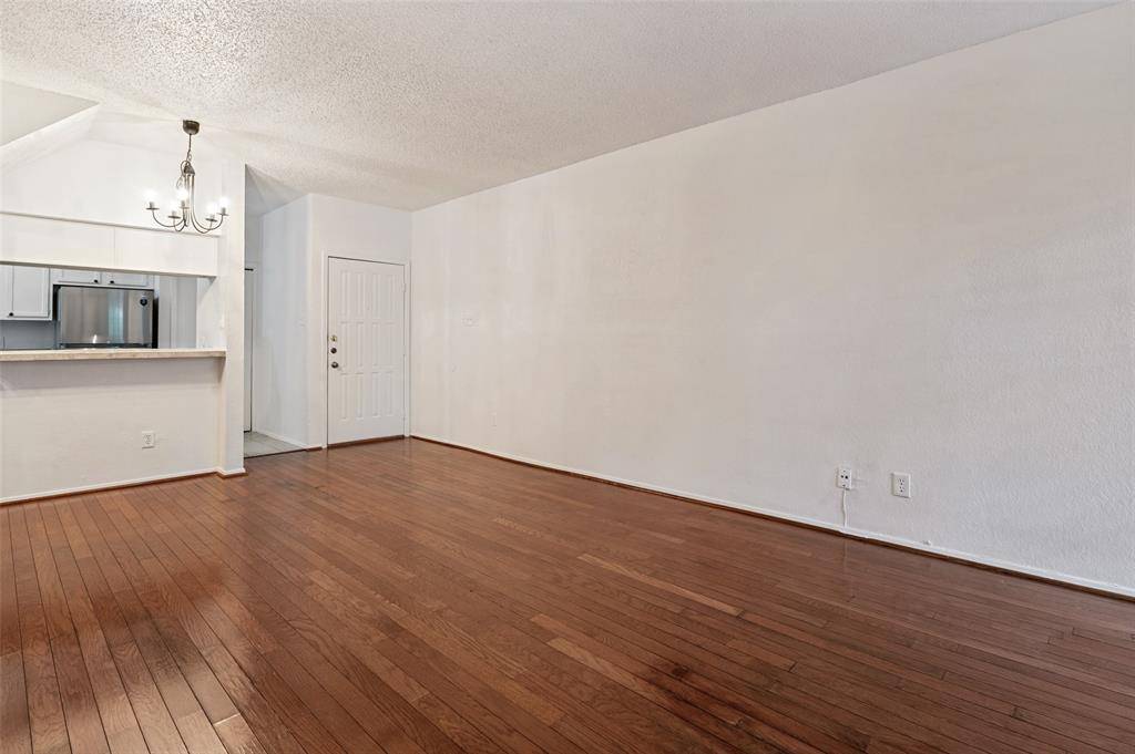 5550 SPRING VALLEY #f22, Dallas, TX 75254