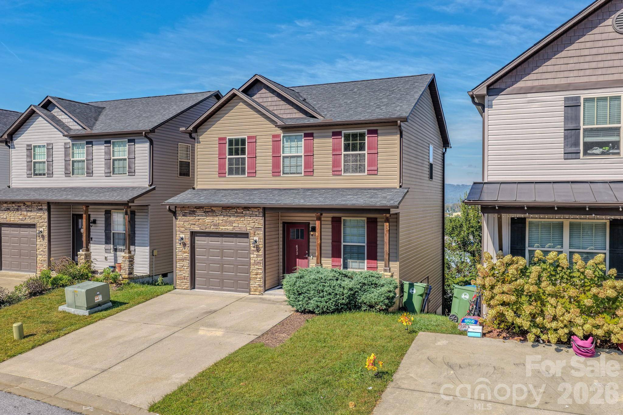 623 Cardwell LN, Fletcher, NC 28732