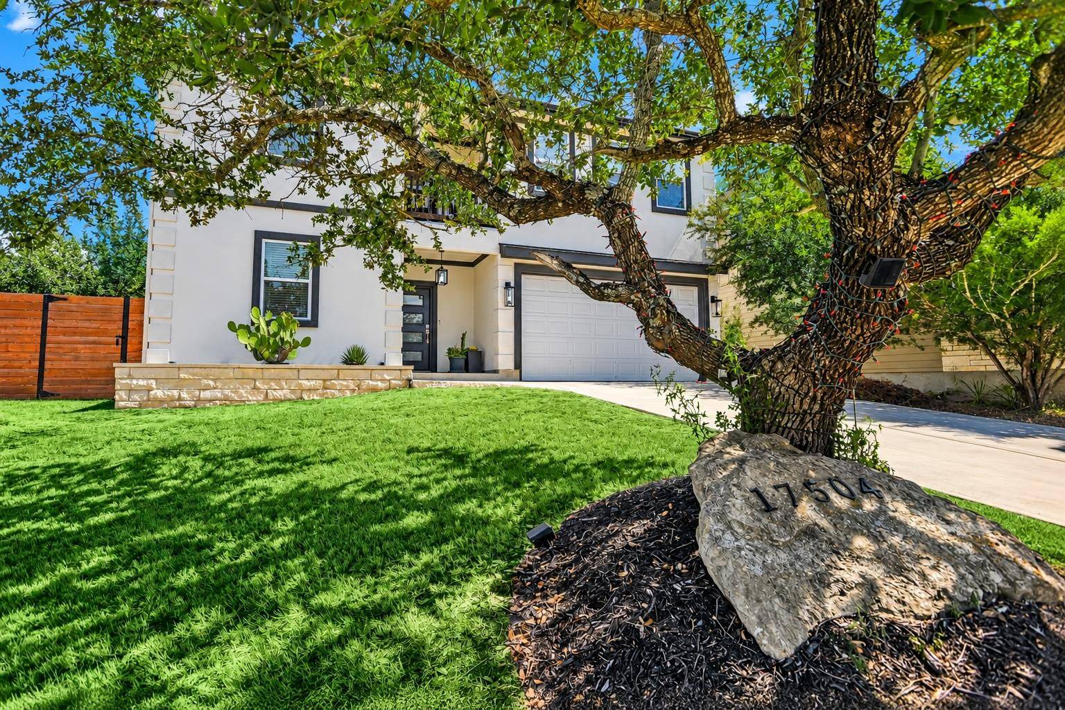 17504 Panorama DR, Dripping Springs, TX 78620
