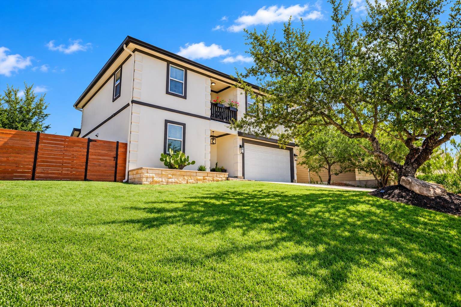 17504 Panorama DR, Dripping Springs, TX 78620