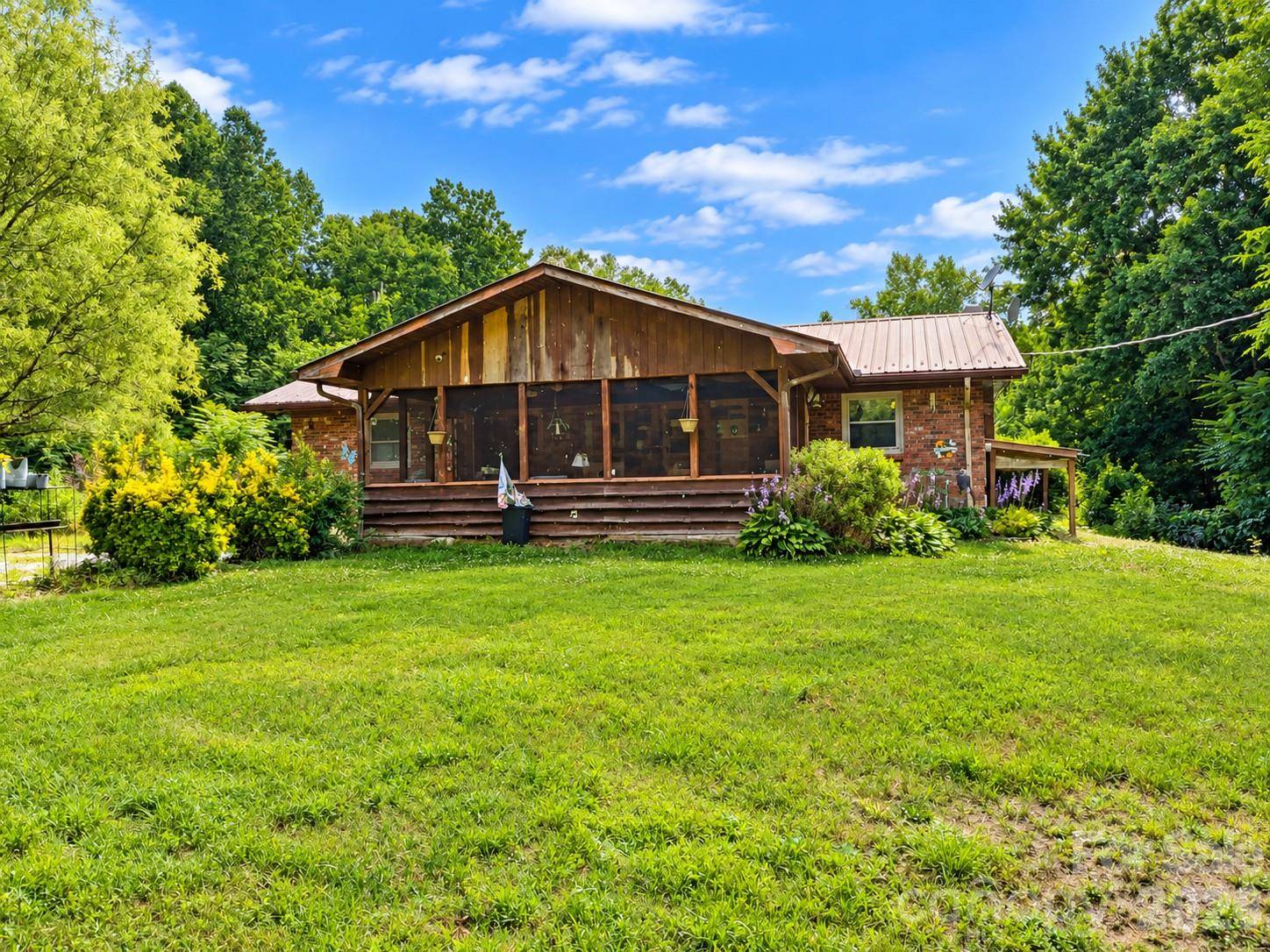 90 Pittman RD, Fletcher, NC 28732