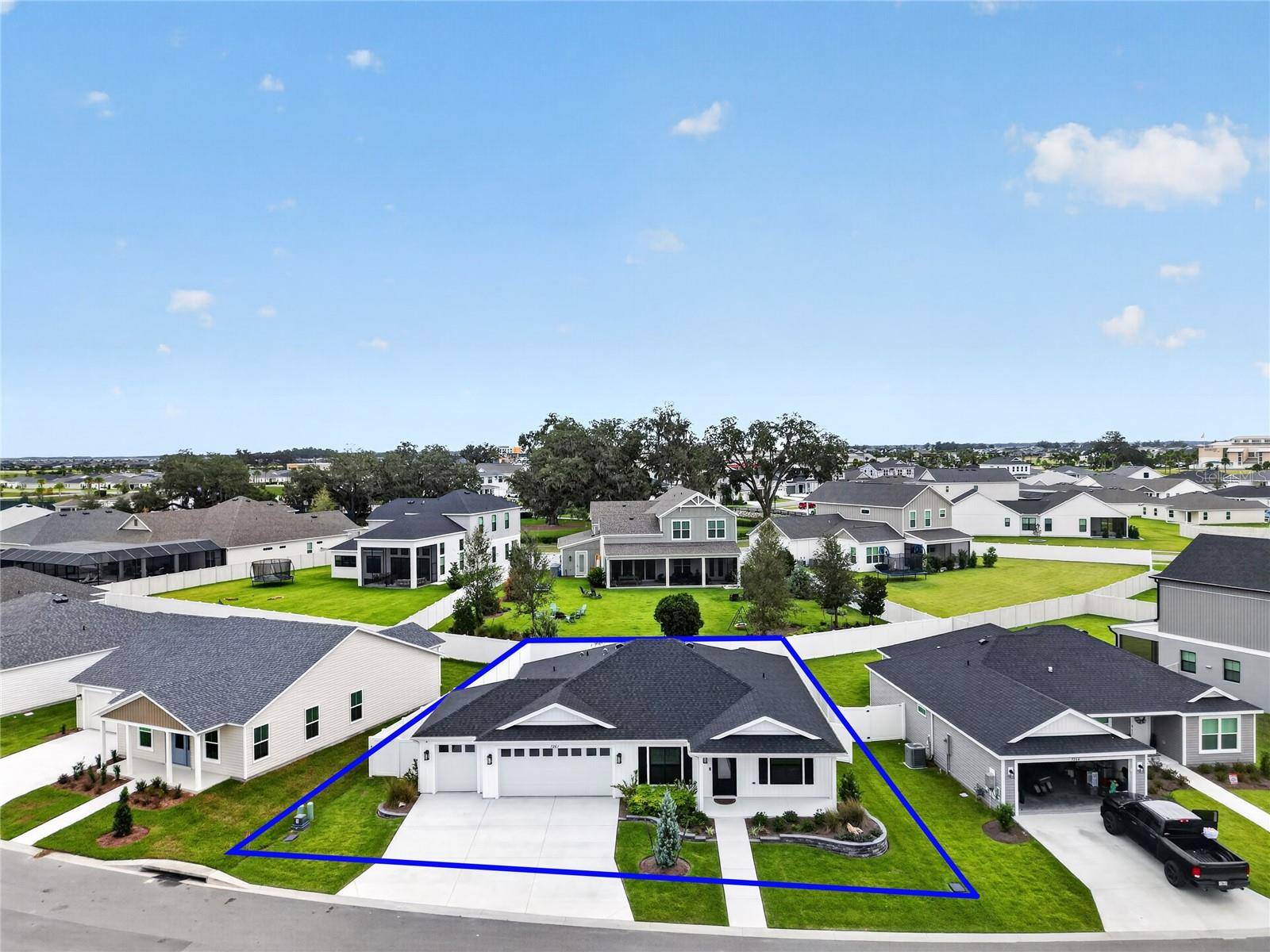 7262 MIDDLETON DR, Middleton, FL 34762