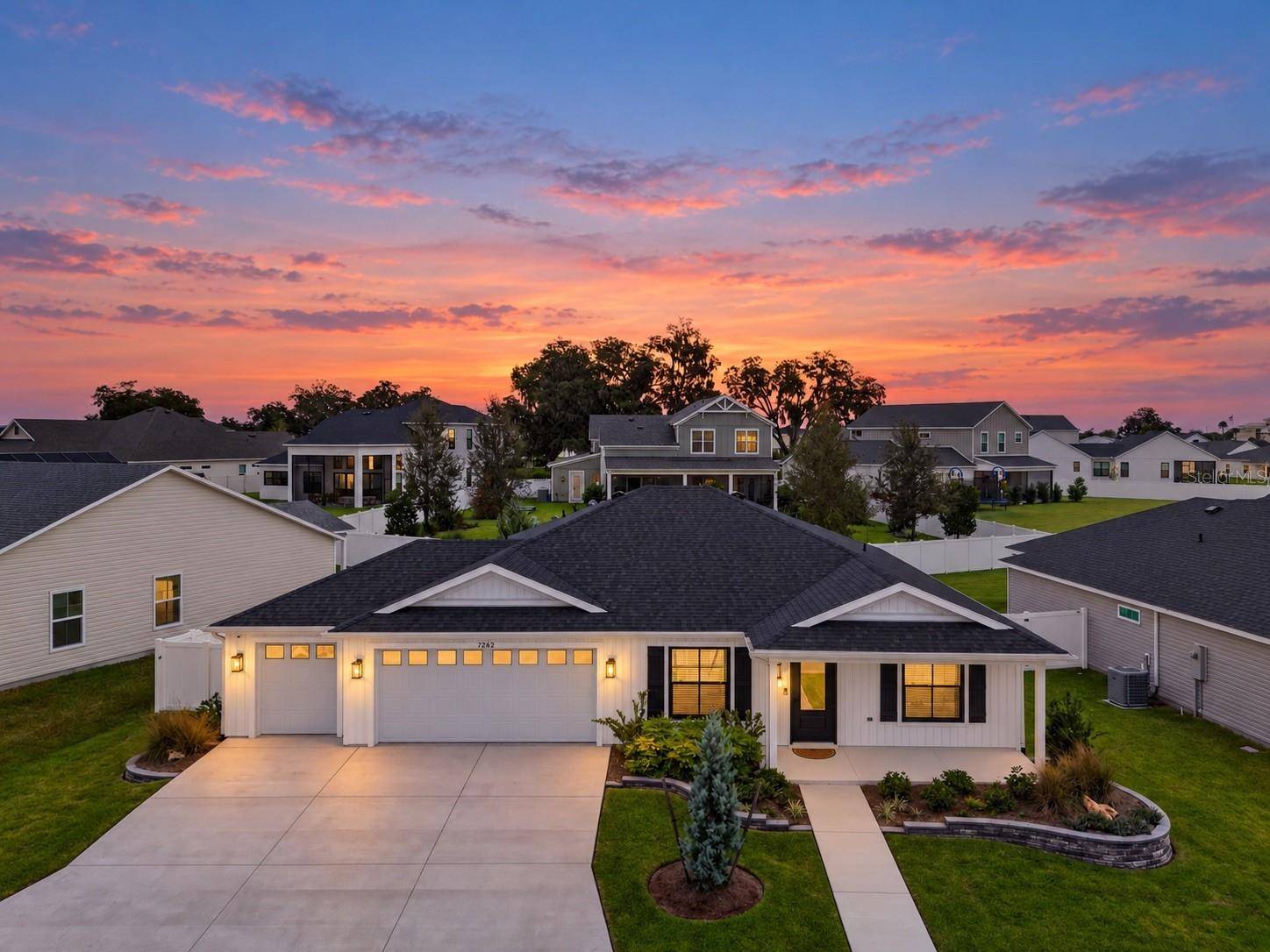 7262 MIDDLETON DR, Middleton, FL 34762