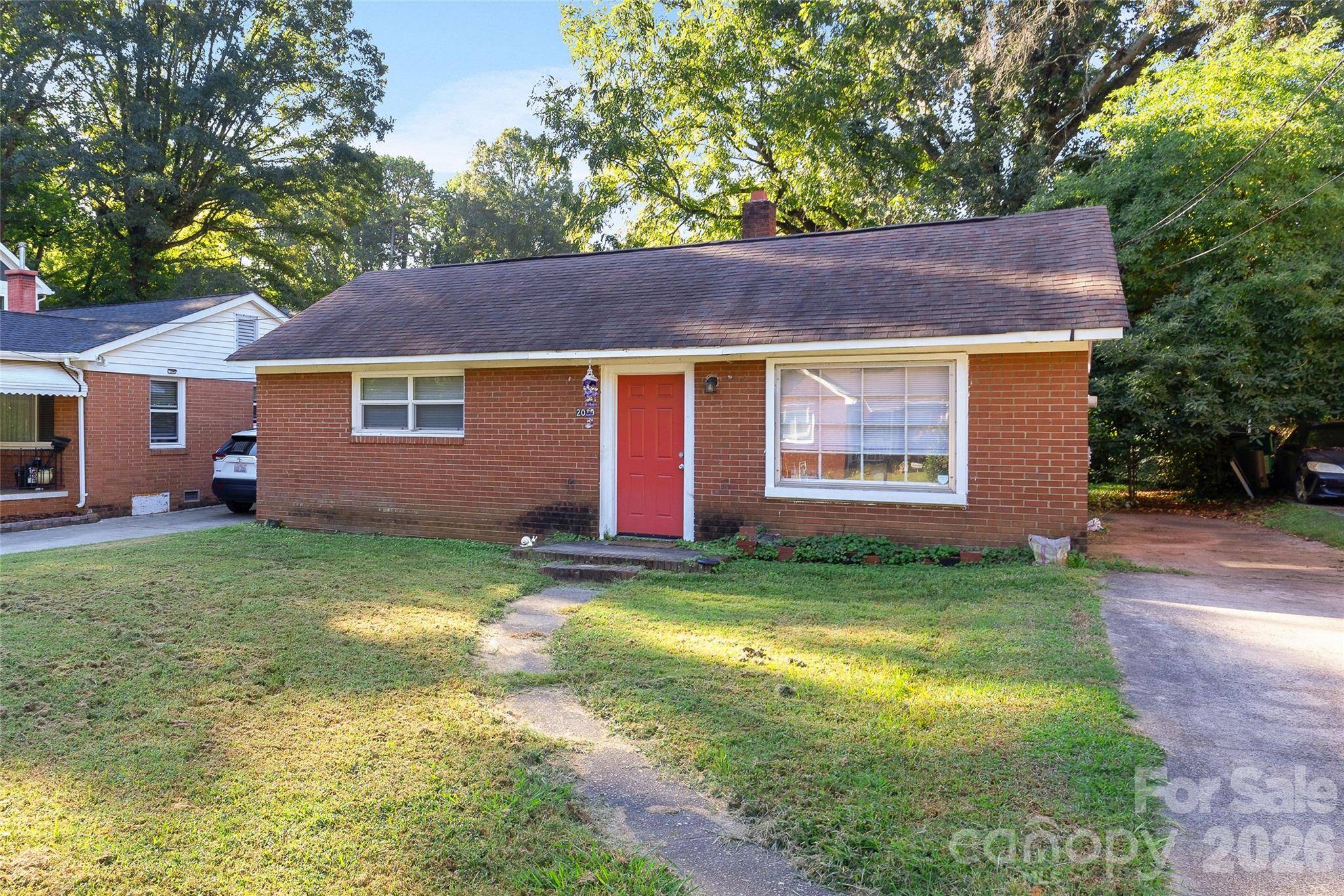 2019 St Mark ST, Charlotte, NC 28216