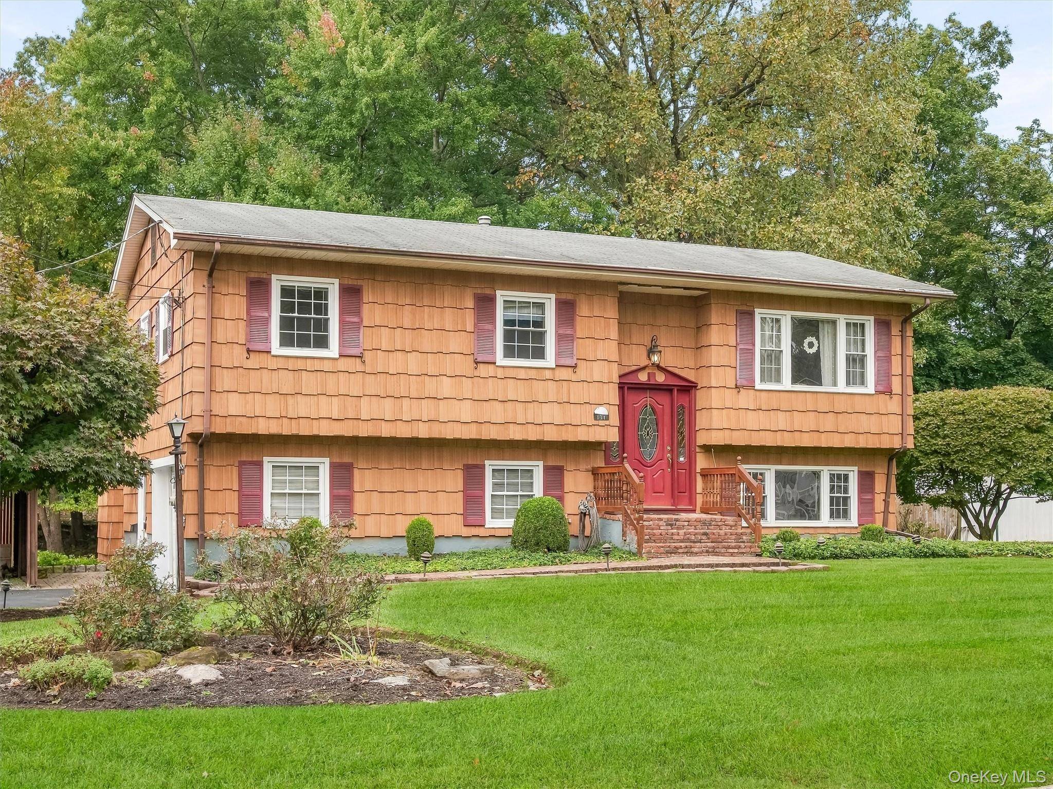 131 Sleepy Hollow LN, Congers, NY 10920
