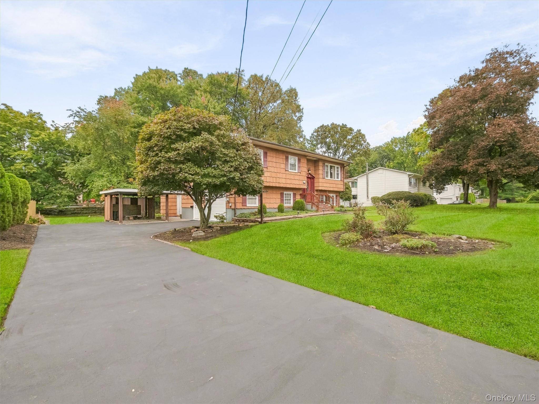 131 Sleepy Hollow LN, Congers, NY 10920