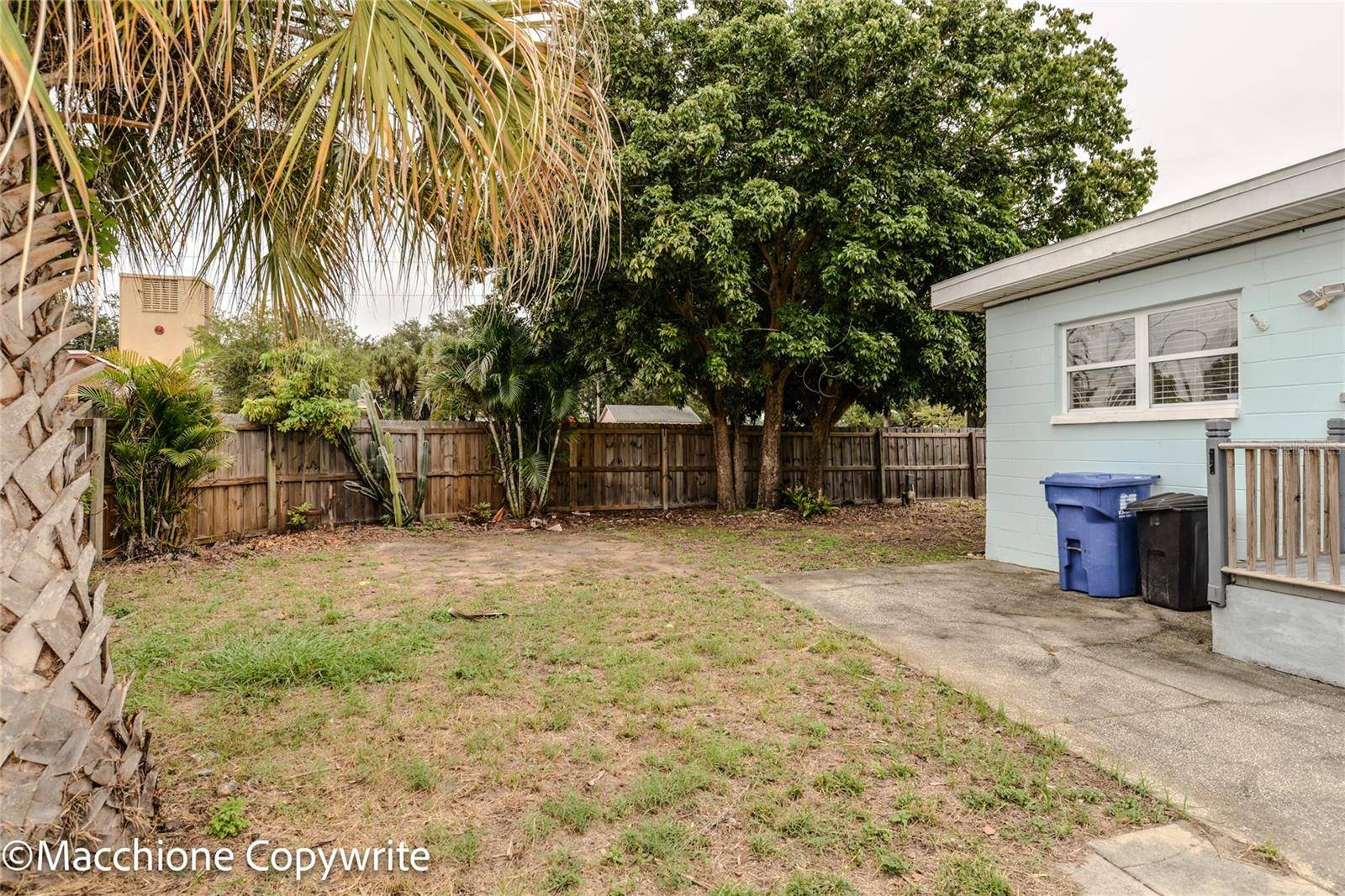 2827 29TH AVE N, St Petersburg, FL 33713
